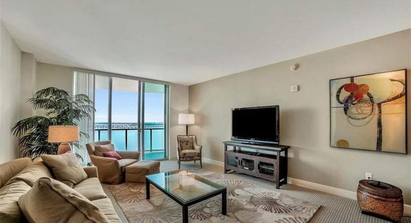 GREAT PRICE - price adjusted for this phenomenal condo in the OASIS 